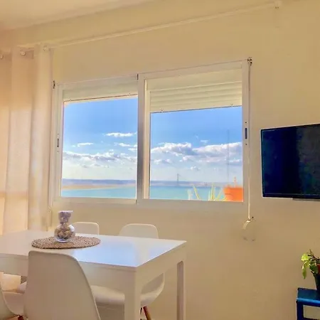 La Casa Del Ferry Con Nuevas Y Subsanadas Instalaciones ! ! ! Ayamonte